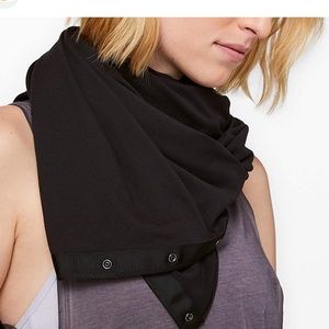 Black Lululemon scarf